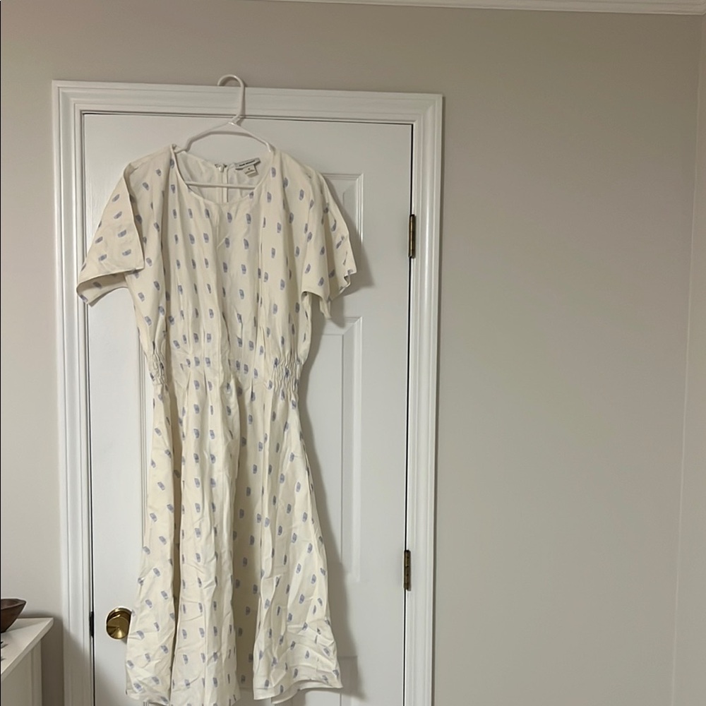 Club Monaco Elegant Cream Dress with Blue Accents and pockets, worn one time
